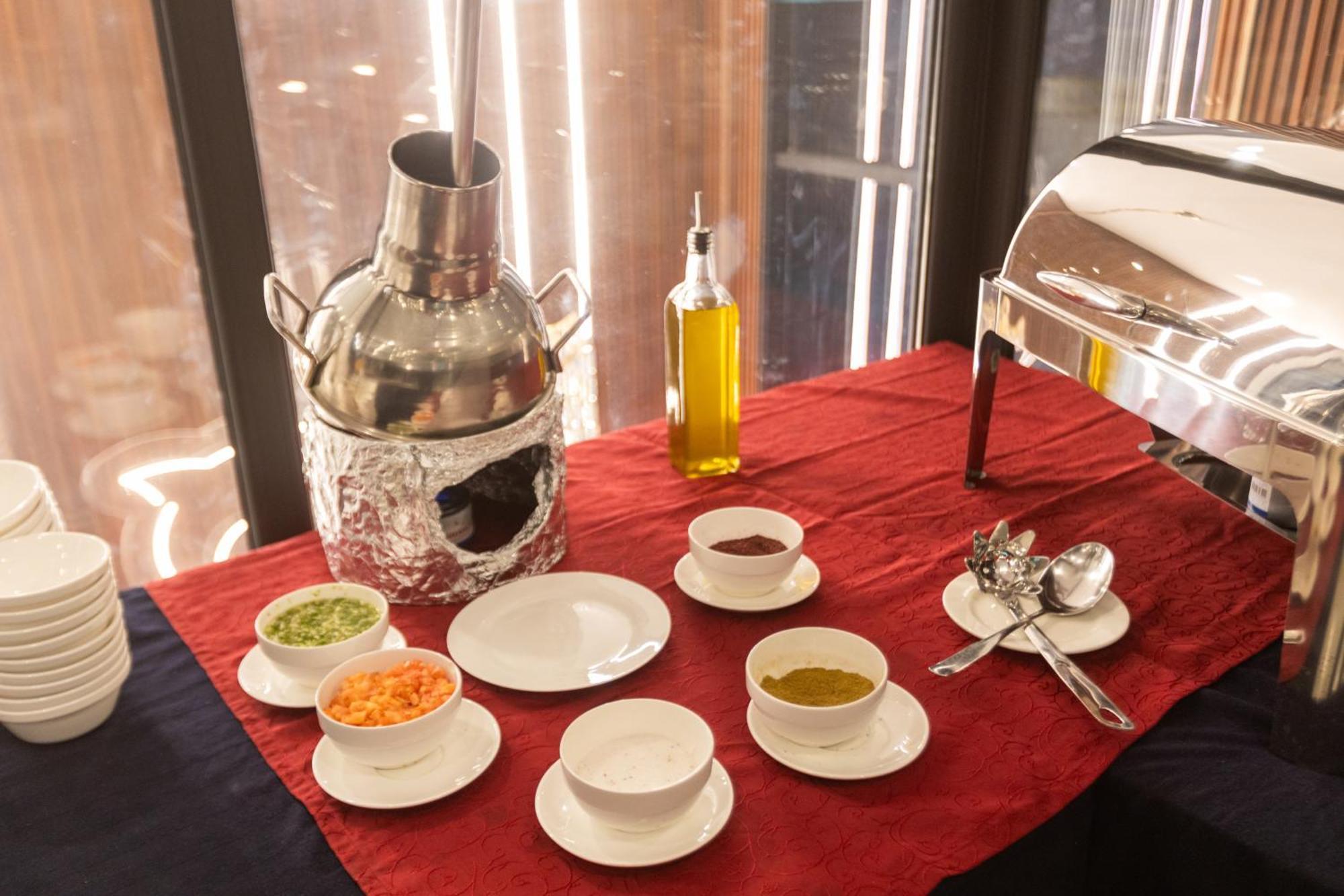 Luxury Palace Hotel Amman Esterno foto