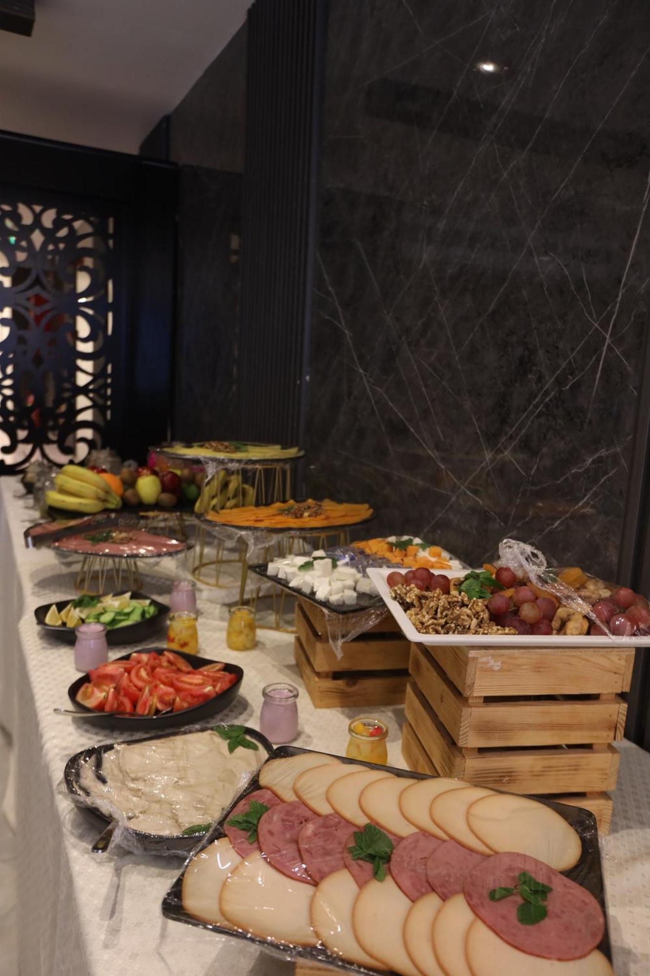 Luxury Palace Hotel Amman Esterno foto